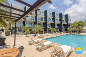 Large Luxury apartment on Palm Beach